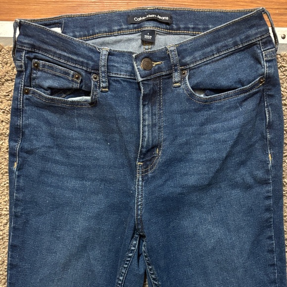Calvin Klein Woman’s 6 Medium Wash Skinny Jeans Excellent Condition - Picture 5 of 12